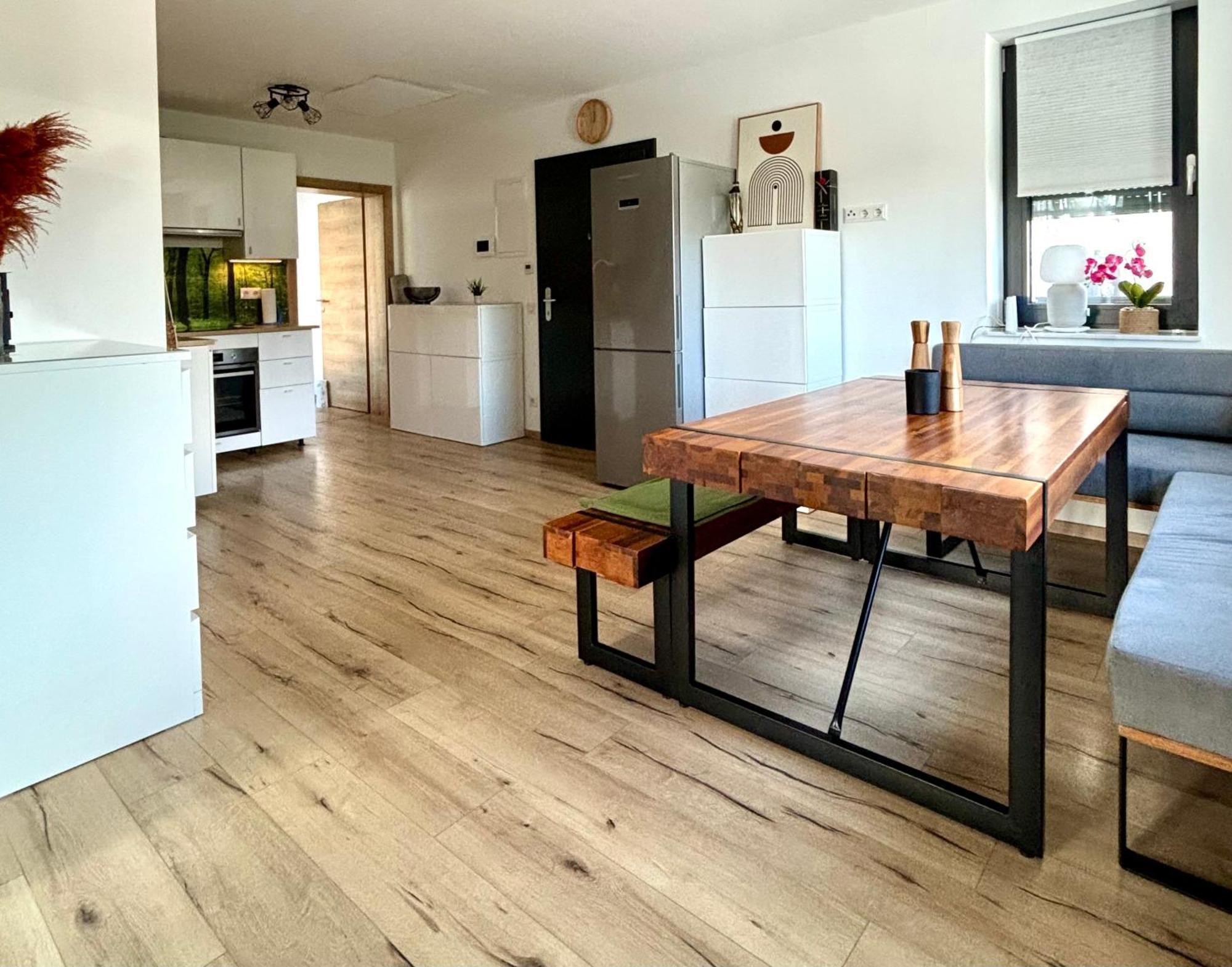 Schoene Wohnung Mit Terrasse Und Parkplatz Velden am Wörthersee Dış mekan fotoğraf