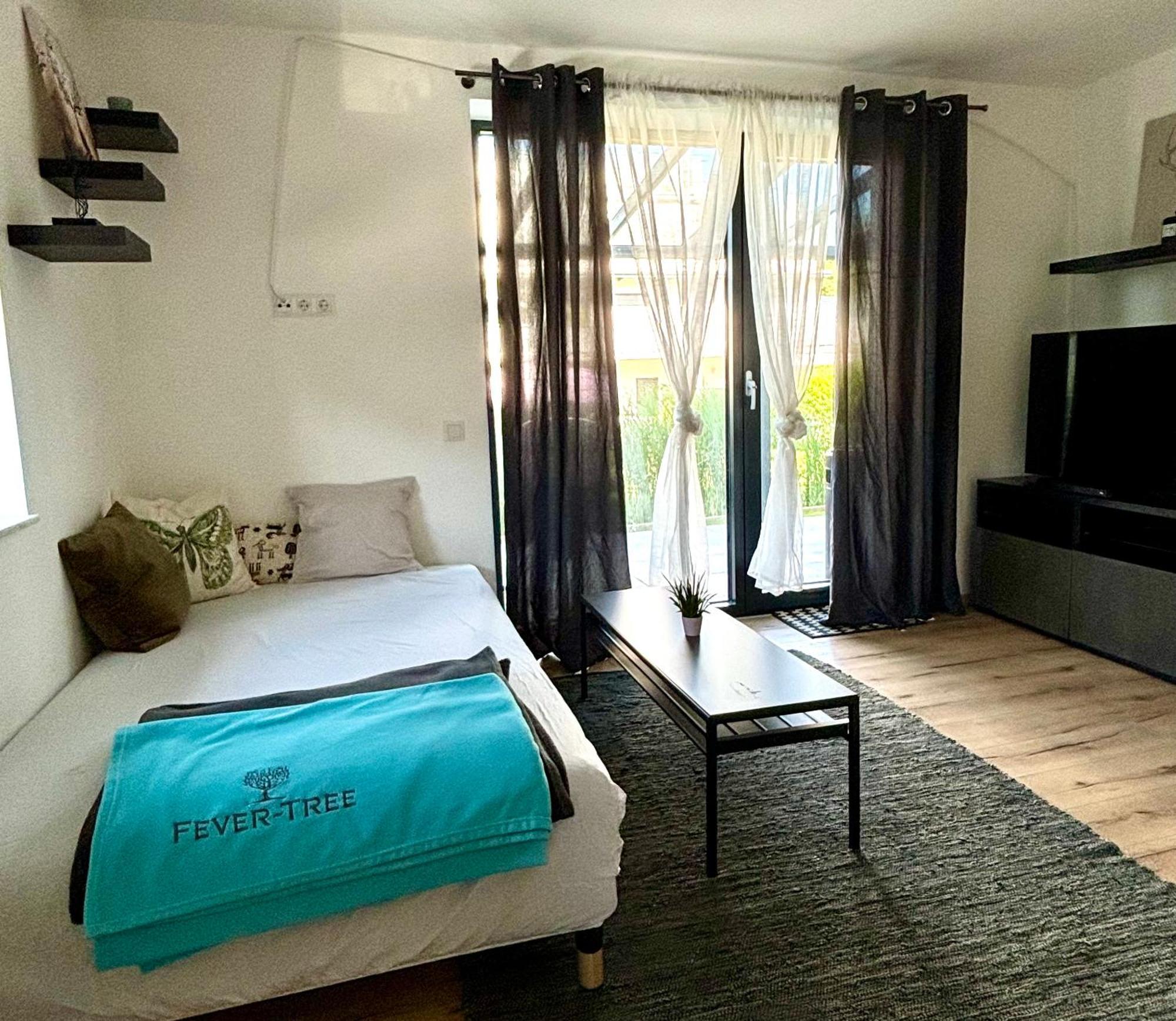 Schoene Wohnung Mit Terrasse Und Parkplatz Velden am Wörthersee Dış mekan fotoğraf